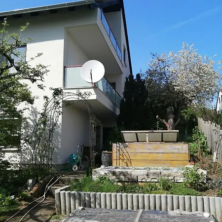 Grosse In Sinbronn Mit Garten